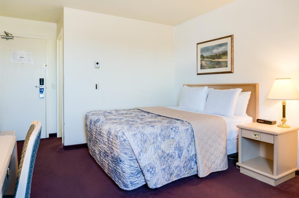 Travelodge Calgary Macleod Trail Esterno foto