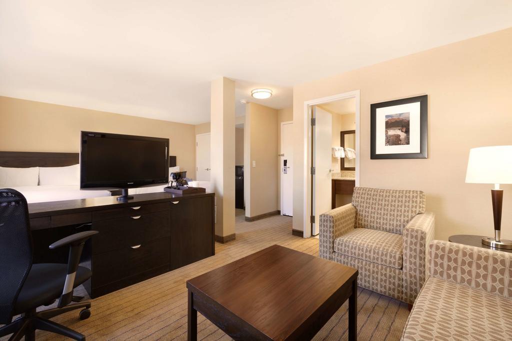 Travelodge Calgary Macleod Trail Esterno foto